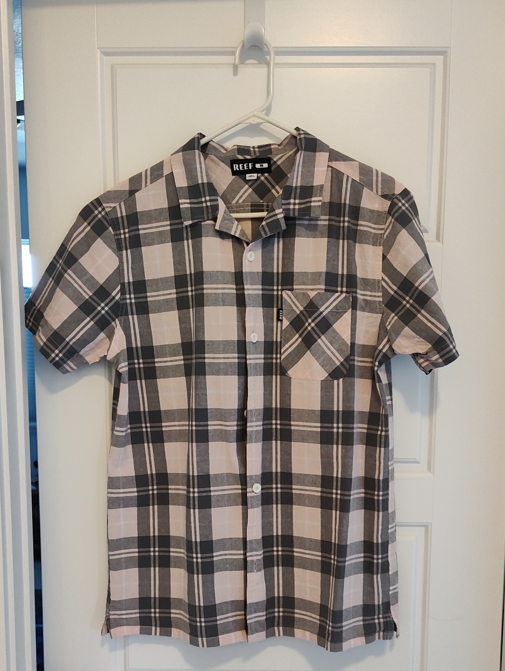 Reef Short-Sleeve Plaid Button-Down Shirt in Light Pink and Gray